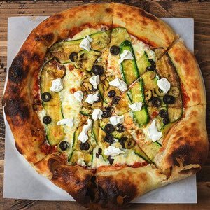 Пицца «Цуккини на гриле, козий сыр, оливки»